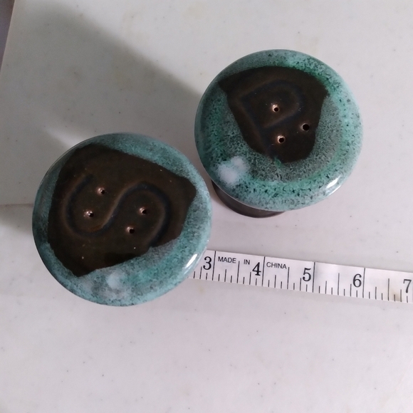 evangeline blue mountain beauce salt and pepper shaker - Picture 2 of 5